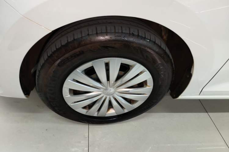 Used Volkswagen Santana 2021 1.5L Automatic Fashion Edition Left Front Wheel Hub