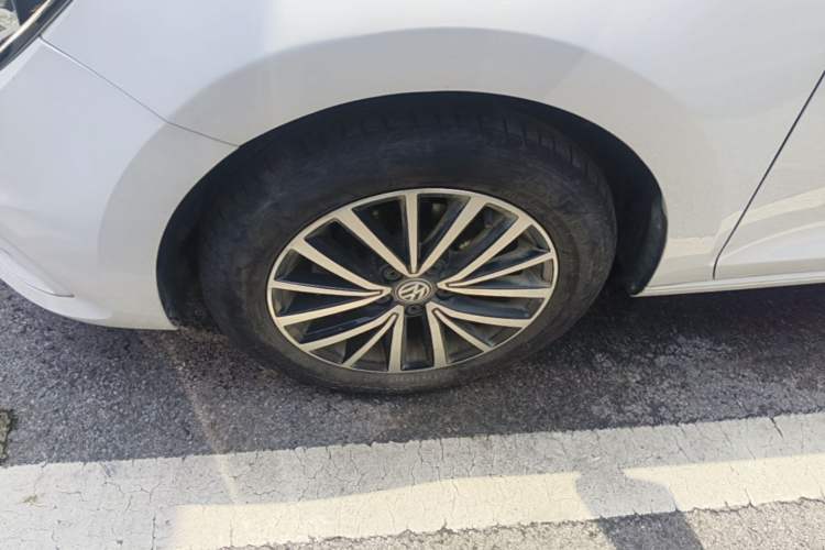 Used Volkswagen Santana 2021 1.5L Automatic Comfort Edition Left Front Wheel Hub