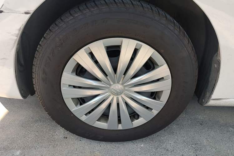 Used Volkswagen Santana 2021 1.5L Automatic Fashion Edition Left Front Wheel Hub