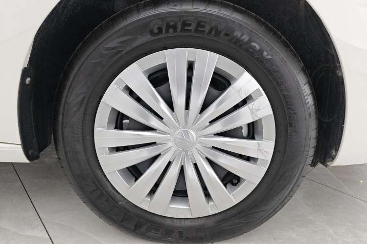 Used Volkswagen Santana 2021 1.5L Automatic Fashion Edition Left Front Wheel Hub