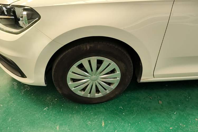 Used Volkswagen Santana 2021 1.5L Manual Fashion Edition Left Front Wheel Hub