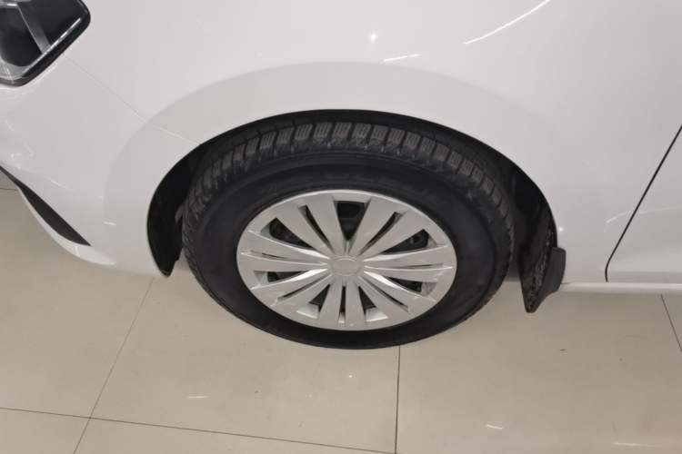 Used Volkswagen Santana 2021 1.5L Manual Fashion Edition Left Front Wheel Hub