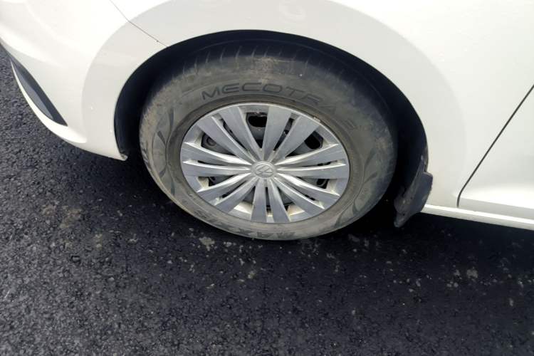 Used Volkswagen Santana 2021 1.5L Manual Fashion Edition Left Front Wheel Hub