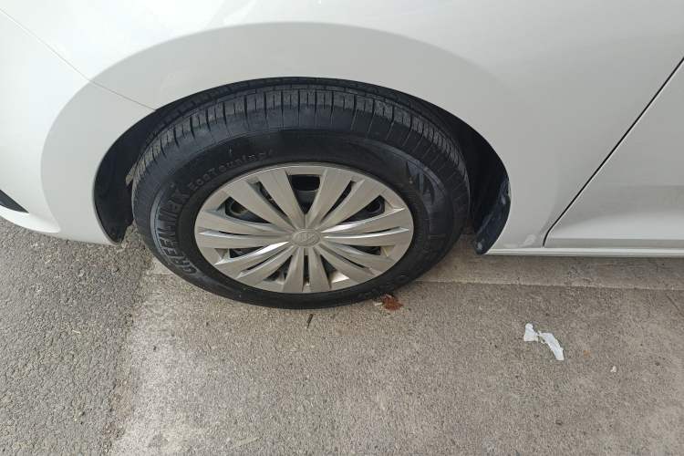 Used Volkswagen Santana 2021 1.5L Manual Fashion Edition Left Front Wheel Hub