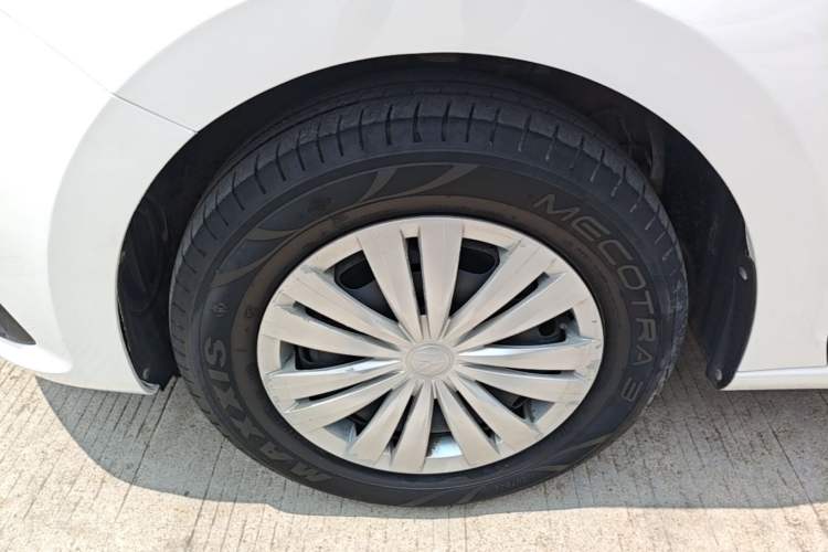 Used Volkswagen Santana 2021 1.5L Manual Fashion Edition Left Front Wheel Hub