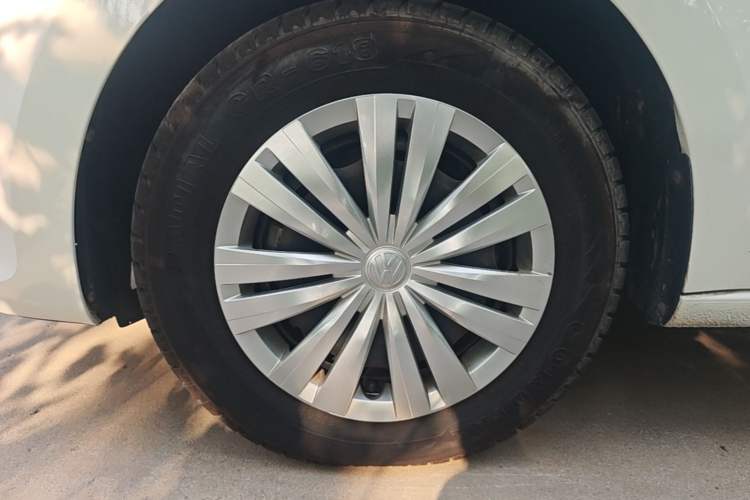 Used Volkswagen Santana 2021 1.5L Automatic Fashion Edition Left Front Wheel Hub