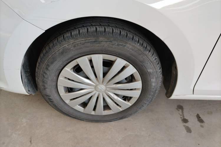 Used Volkswagen Santana 2021 1.5L Manual Fashion Edition Left Front Wheel Hub