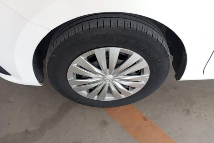 Used Volkswagen Santana 2021 1.5L Manual Fashion Edition Left Front Wheel Hub