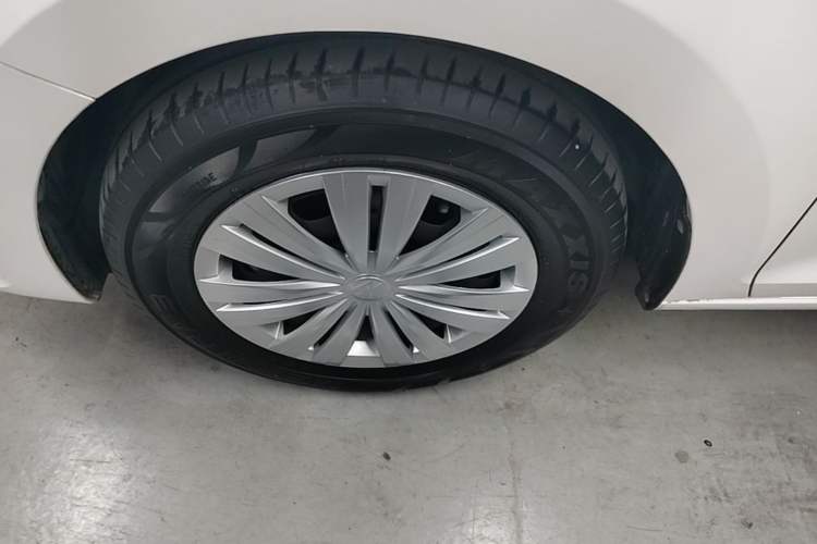 Used Volkswagen Santana 2021 1.5L Automatic Fashion Edition Left Front Wheel Hub