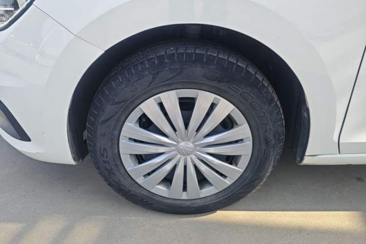 Used Volkswagen Santana 2021 1.5L Automatic Fashion Edition Left Front Wheel Hub