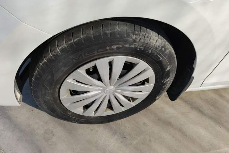 Used Volkswagen Santana 2021 1.5L Automatic Fashion Edition Left Front Wheel Hub