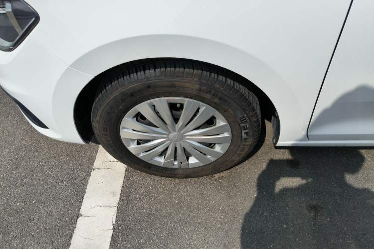 Used Volkswagen Santana 2021 1.5L Automatic Fashion Edition Left Front Wheel Hub