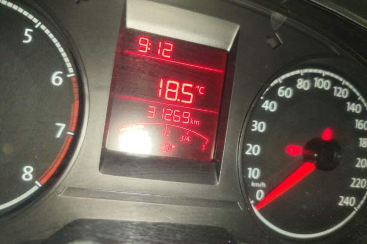 Used Volkswagen Santana 2021 1.5L Manual Fashion Edition Odometer Close Up