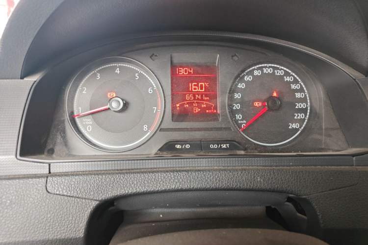 Used Volkswagen Santana 2021 1.5L Manual Fashion Edition Odometer Close Up
