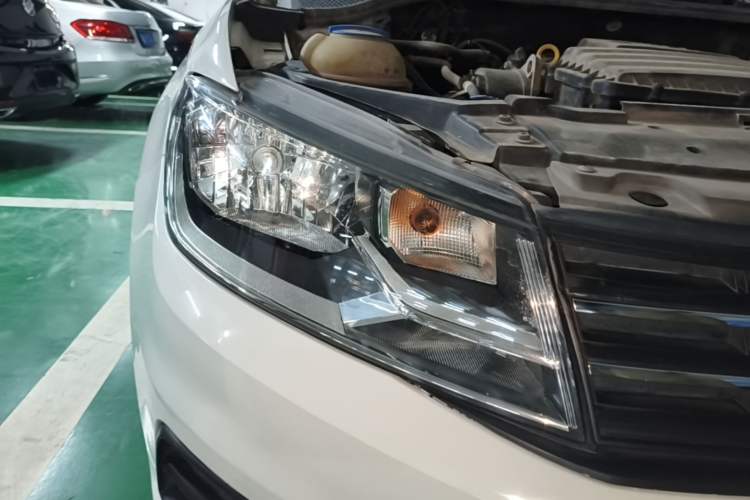 Used Volkswagen Santana 2021 1.5L Automatic Fashion Edition Right Front Headlight