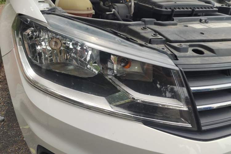 Used Volkswagen Santana 2021 1.5L Manual Fashion Edition Right Front Headlight