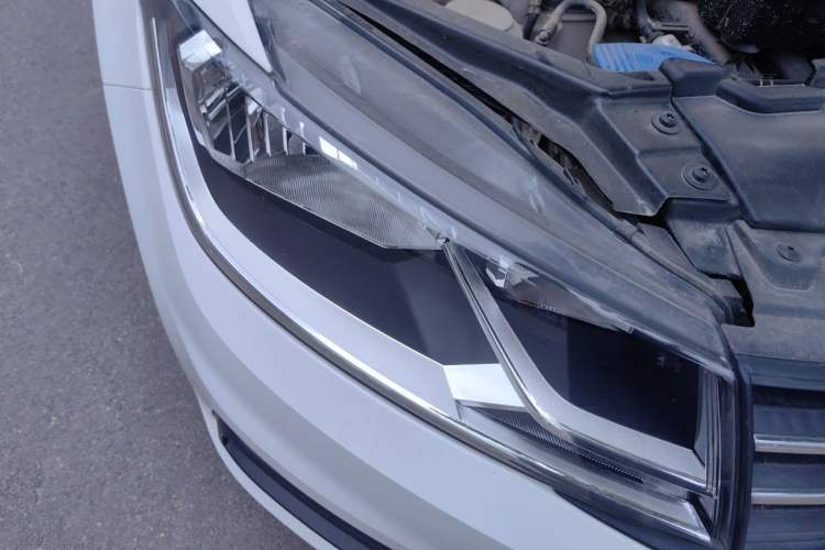 Used Volkswagen Santana 2021 1.5L Manual Fashion Edition Right Front Headlight
