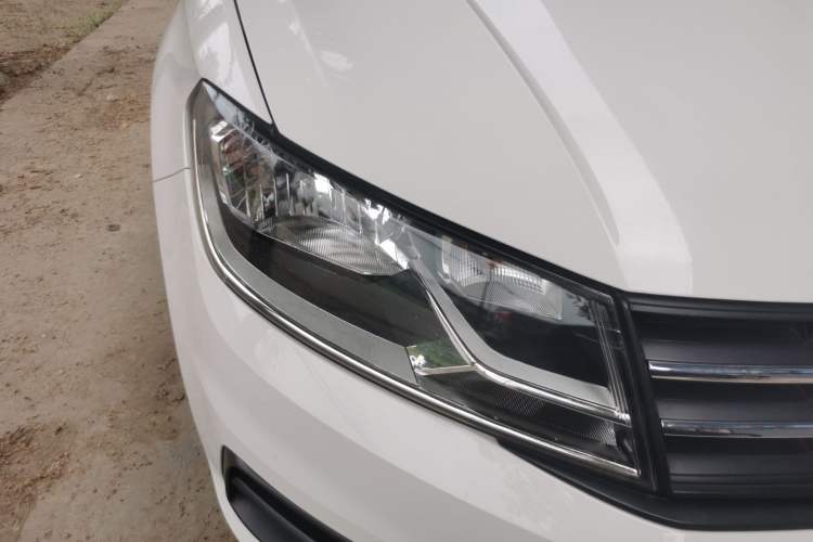 Used Volkswagen Santana 2021 1.5L Manual Fashion Edition Right Front Headlight