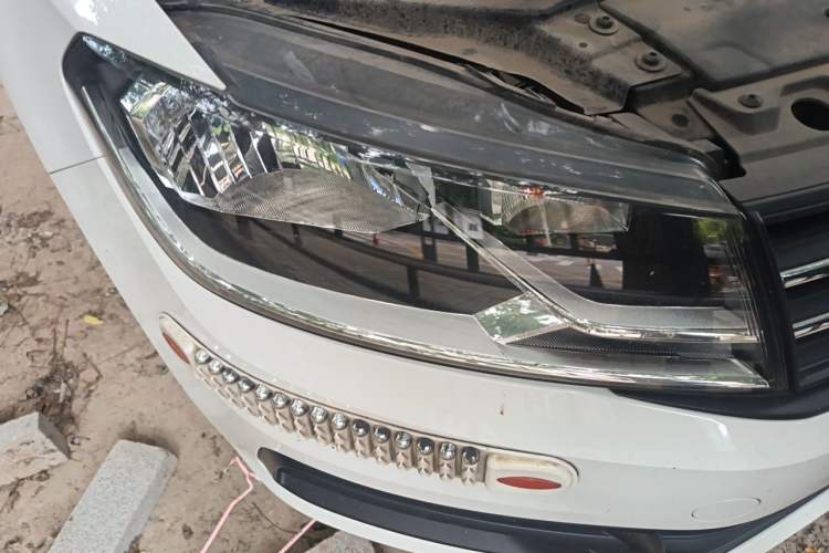 Used Volkswagen Santana 2021 1.5L Automatic Fashion Edition Right Front Headlight