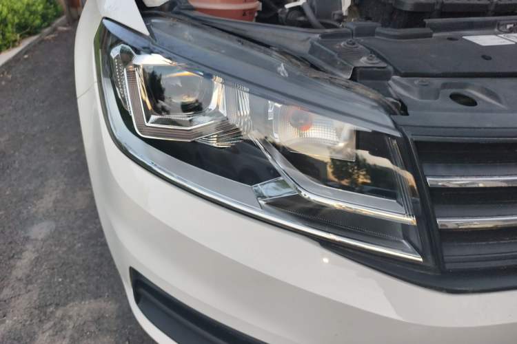Used Volkswagen Santana 2021 1.5L Manual Fashion Edition Right Front Headlight