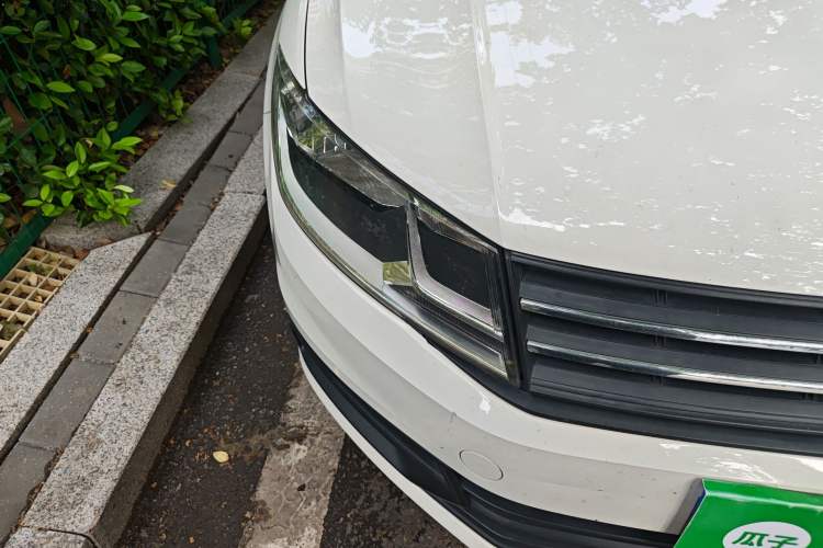 Used Volkswagen Santana 2021 1.5L Automatic Fashion Edition Right Front Headlight