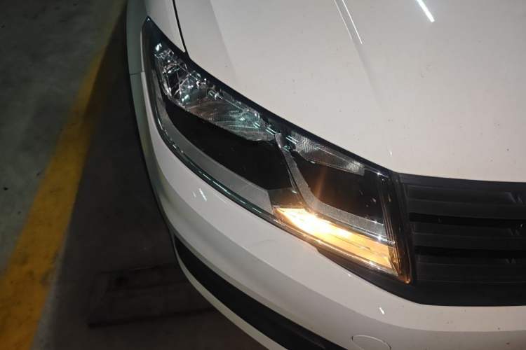 Used Volkswagen Santana 2021 1.5L Automatic Fashion Edition Right Front Headlight