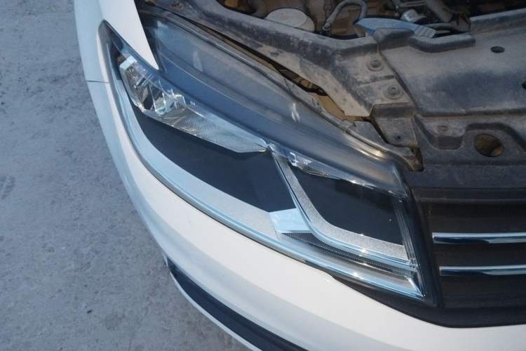 Used Volkswagen Santana 2021 1.5L Automatic Fashion Edition Right Front Headlight