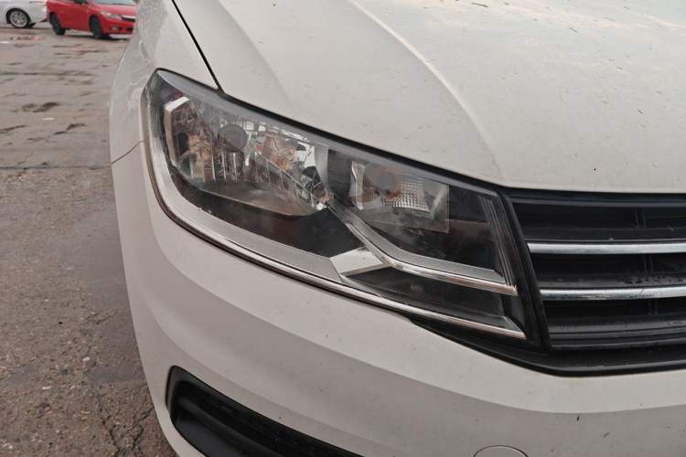 Used Volkswagen Santana 2021 1.5L Manual Fashion Edition Right Front Headlight