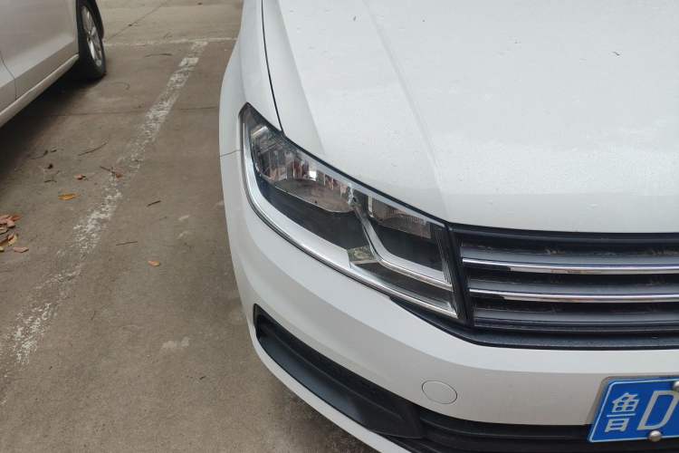 Used Volkswagen Santana 2021 1.5L Manual Fashion Edition Right Front Headlight