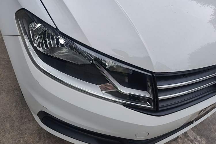 Used Volkswagen Santana 2021 1.5L Automatic Fashion Edition Right Front Headlight