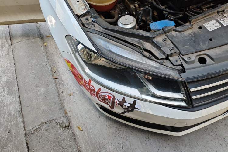 Used Volkswagen Santana 2021 1.5L Manual Fashion Edition Right Front Headlight