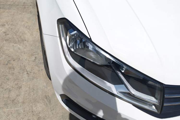 Used Volkswagen Santana 2021 1.5L Manual Fashion Edition Right Front Headlight