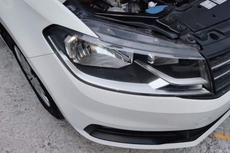 Used Volkswagen Santana 2021 1.5L Manual Fashion Edition Right Front Headlight