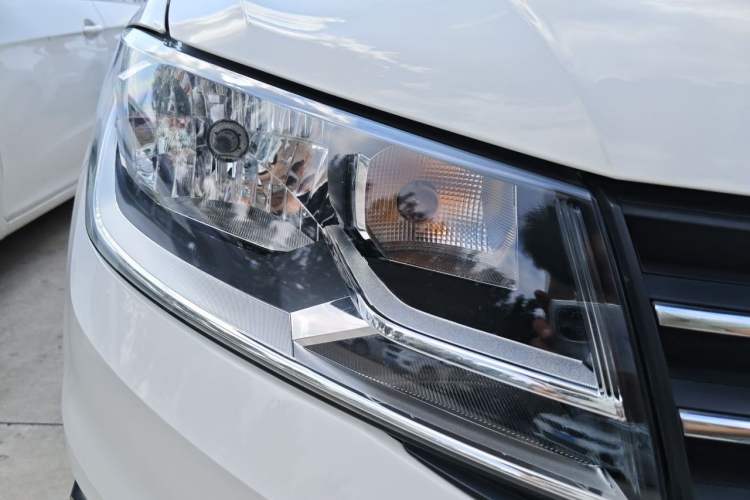 Used Volkswagen Santana 2021 1.5L Manual Fashion Edition Right Front Headlight