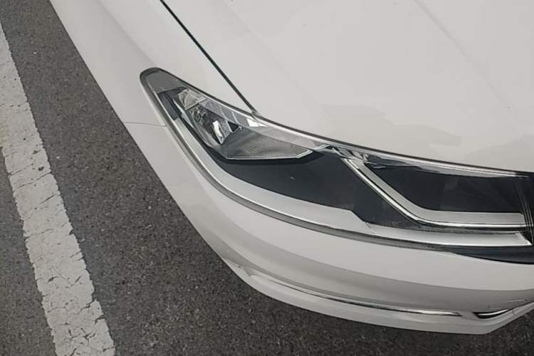 Used Volkswagen Santana 2021 1.5L Automatic Comfort Edition Right Front Headlight