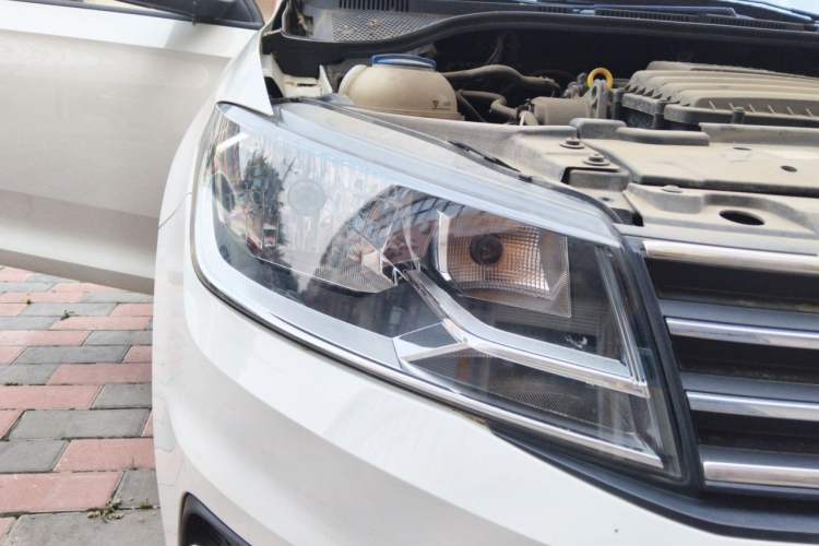Used Volkswagen Santana 2021 1.5L Manual Fashion Edition Right Front Headlight