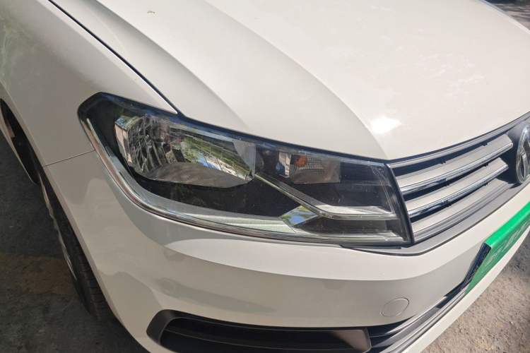 Used Volkswagen Santana 2021 1.5L Manual Fashion Edition Right Front Headlight