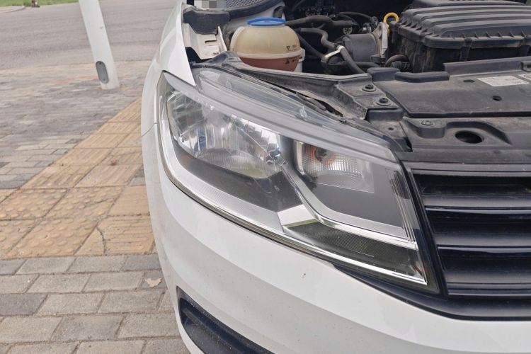 Used Volkswagen Santana 2021 1.5L Automatic Fashion Edition Right Front Headlight