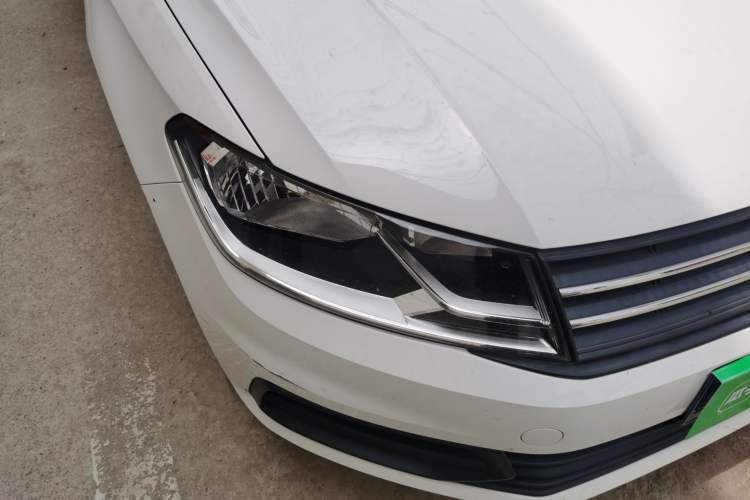 Used Volkswagen Santana 2021 1.5L Manual Fashion Edition Right Front Headlight