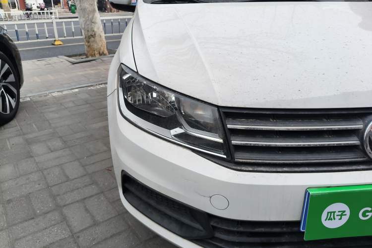 Used Volkswagen Santana 2021 1.5L Manual Fashion Edition Right Front Headlight