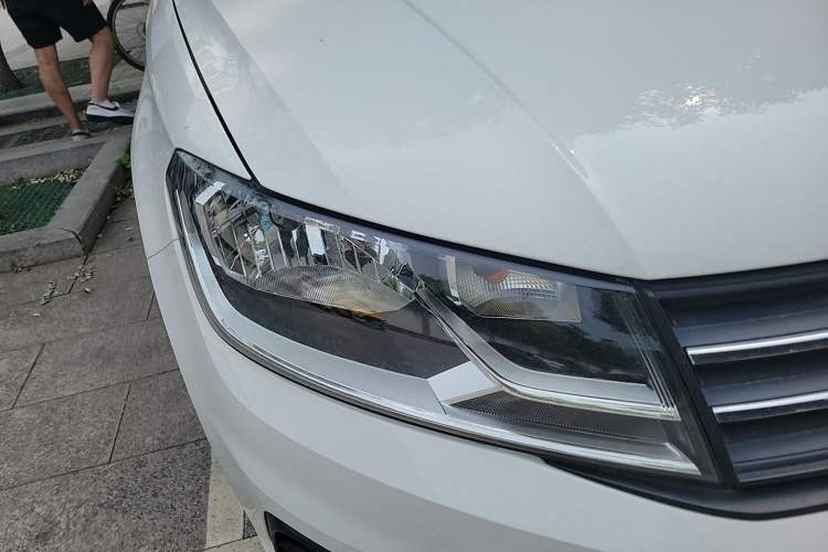 Used Volkswagen Santana 2021 1.5L Automatic Fashion Edition Right Front Headlight