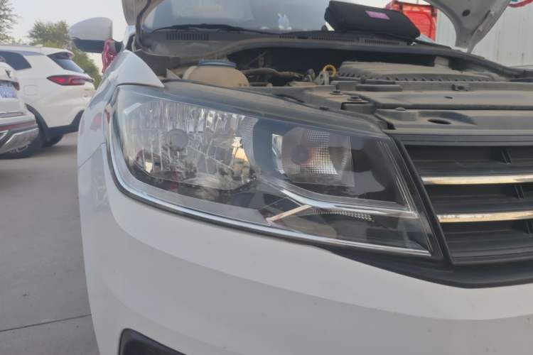 Used Volkswagen Santana 2021 1.5L Manual Fashion Edition Right Front Headlight