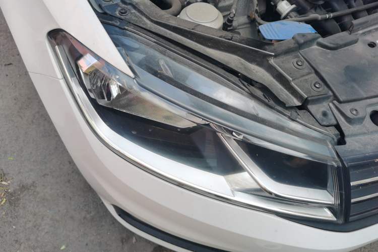 Used Volkswagen Santana 2021 1.5L Automatic Fashion Edition Right Front Headlight