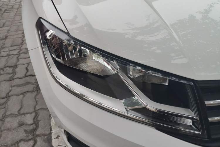 Used Volkswagen Santana 2021 1.5L Manual Fashion Edition Right Front Headlight