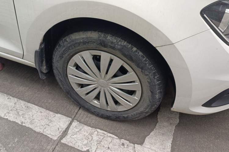 Used Volkswagen Santana 2021 1.5L Manual Fashion Edition Right Front Wheel Hub