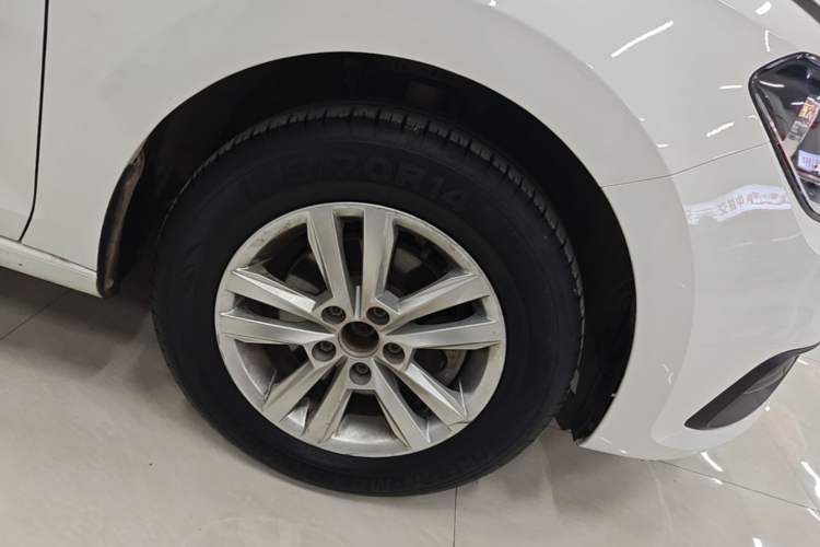 Used Volkswagen Santana 2021 1.5L Automatic Fashion Edition Right Front Wheel Hub
