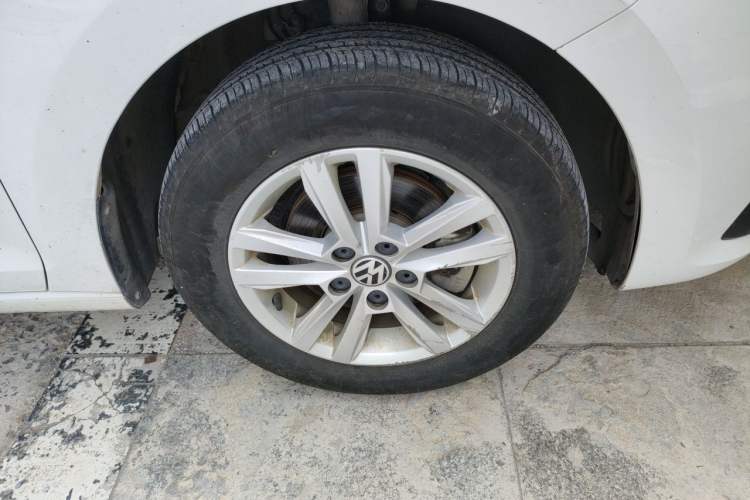 Used Volkswagen Santana 2021 1.5L Automatic Fashion Edition Right Front Wheel Hub