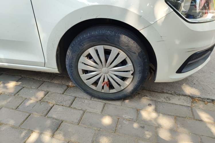 Used Volkswagen Santana 2021 1.5L Manual Fashion Edition Right Front Wheel Hub