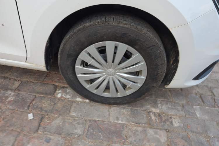 Used Volkswagen Santana 2021 1.5L Manual Fashion Edition Right Front Wheel Hub
