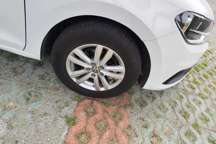 Used Volkswagen Santana 2021 1.5L Manual Fashion Edition Right Front Wheel Hub